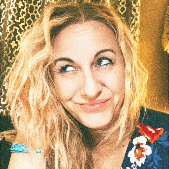 Meet your Posher, Sara - Picture 2 of 6